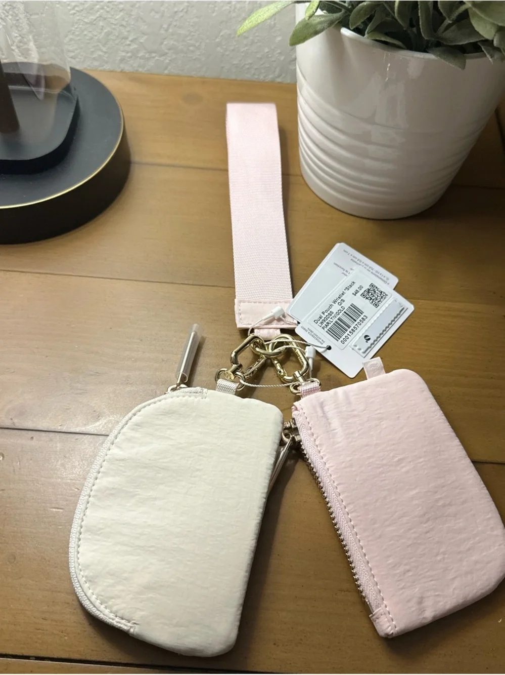 Duo pouch wristlet in Pink Pale and light ivory